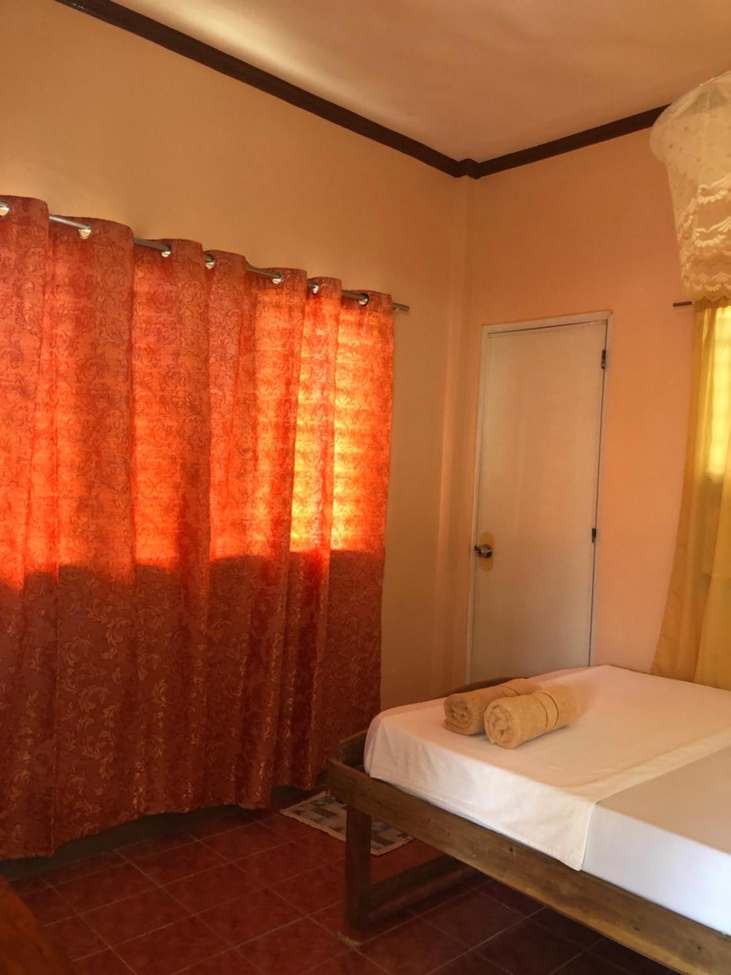 Fely'S Homestay Batuan Eksteriør billede